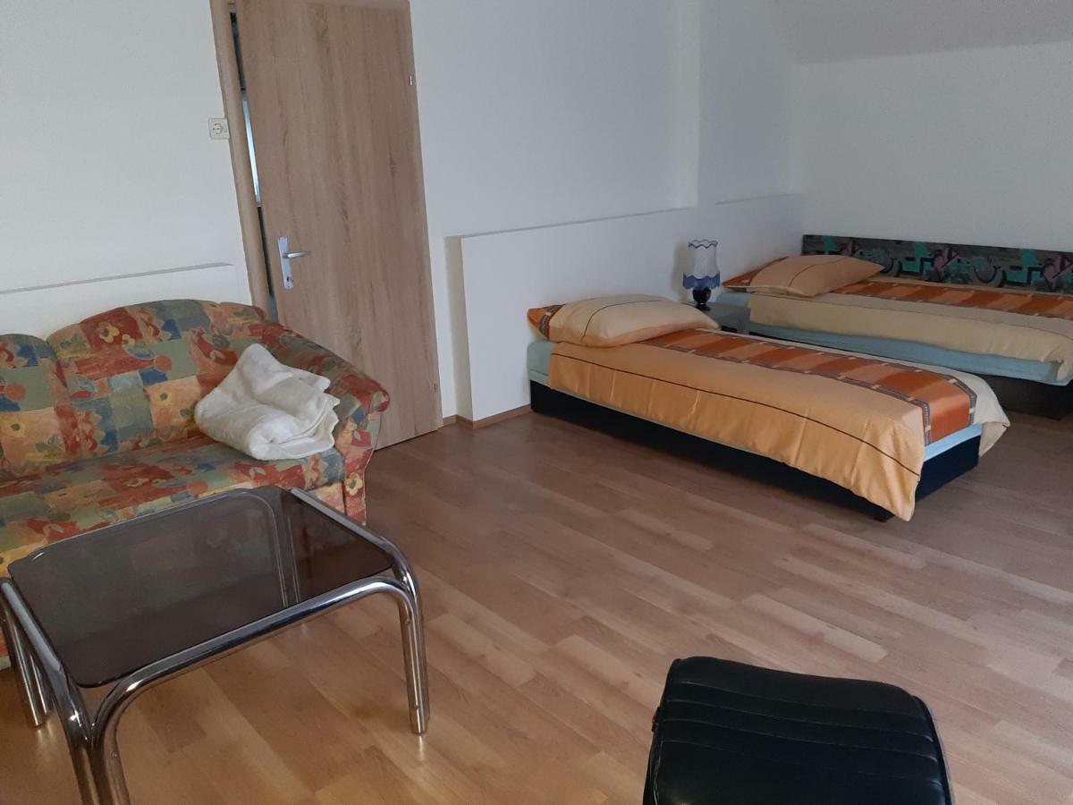 Privatzimmer Roland Hutten Eksteriør bilde