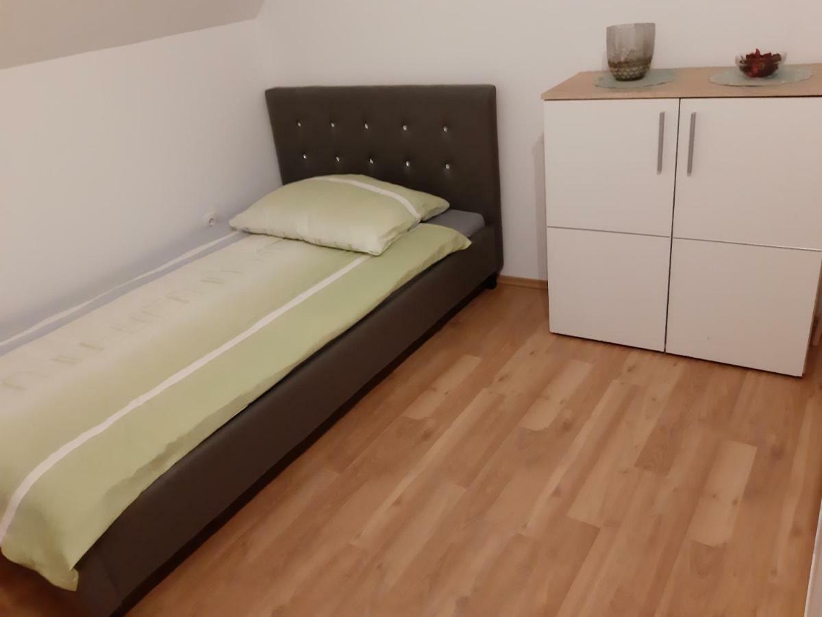 Privatzimmer Roland Hutten Eksteriør bilde