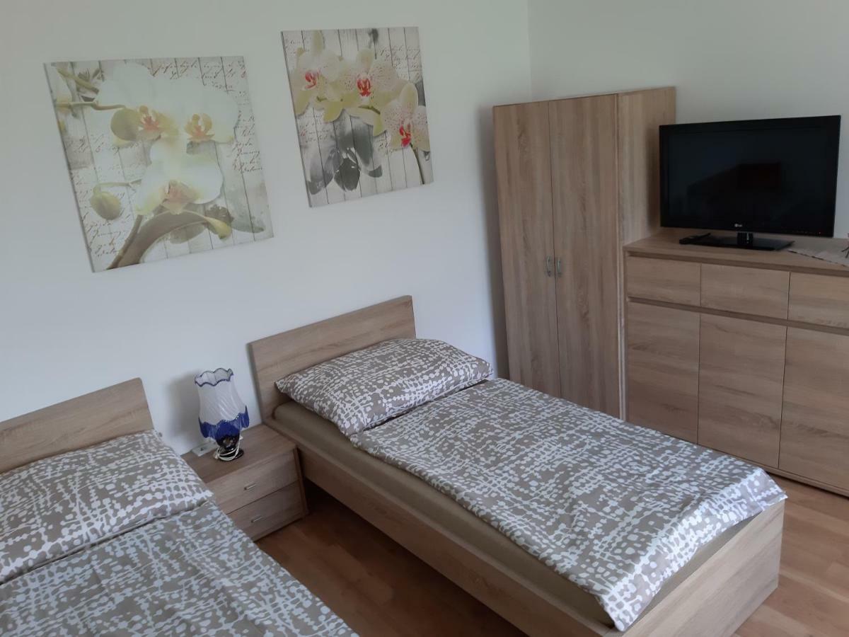 Privatzimmer Roland Hutten Eksteriør bilde